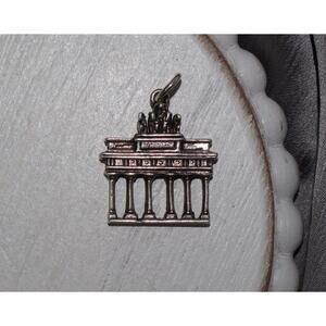 Vintage 835 Berlin Brandenburg Gate Oxidized Charm 5.1G / 1in